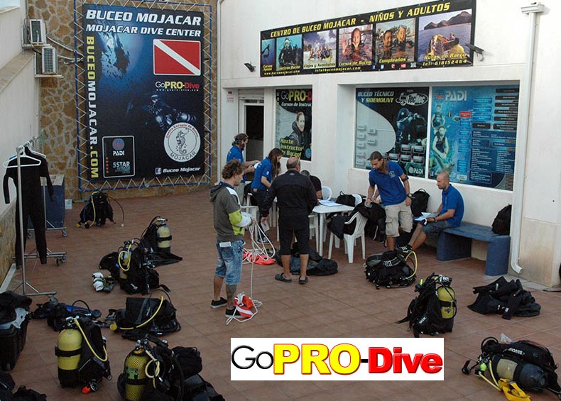 Preparación para la parte de aguas abiertas del examen de instructor de buceo PADI 